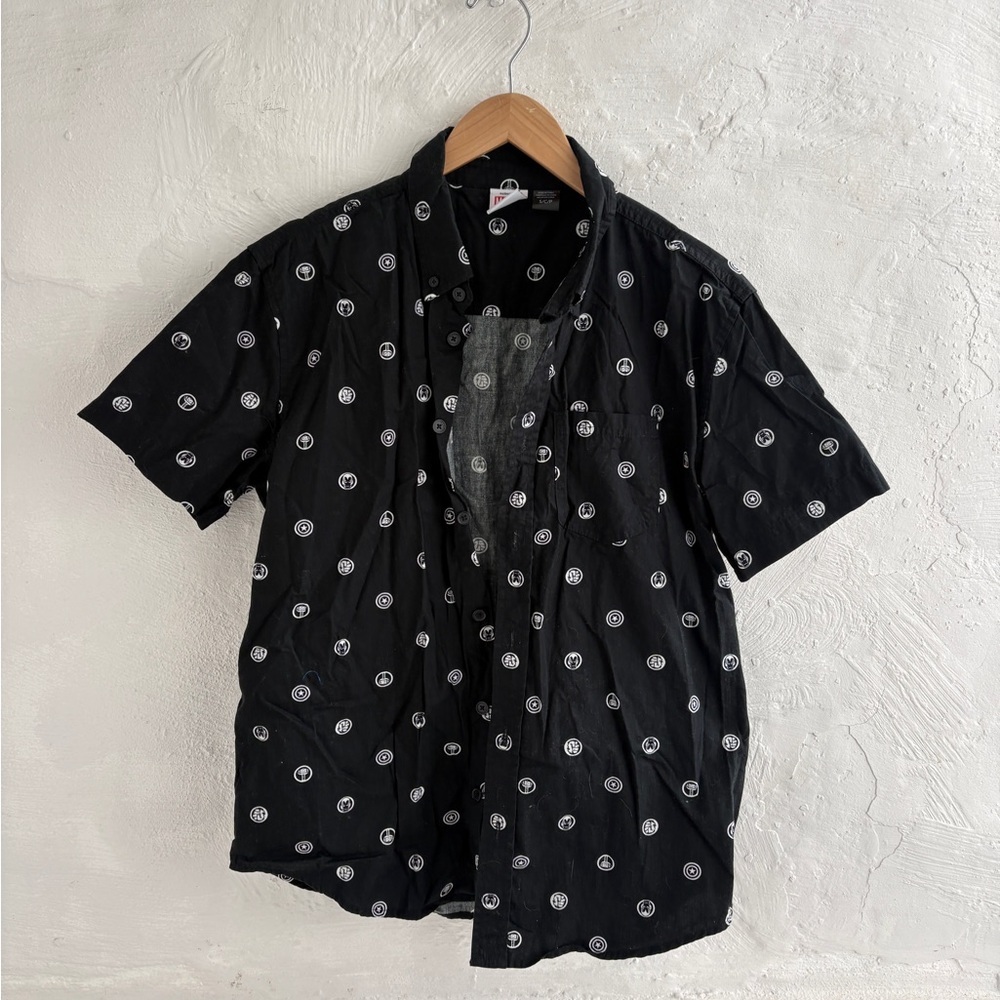 Men’s marvels avengers small button up short sleeved shirt